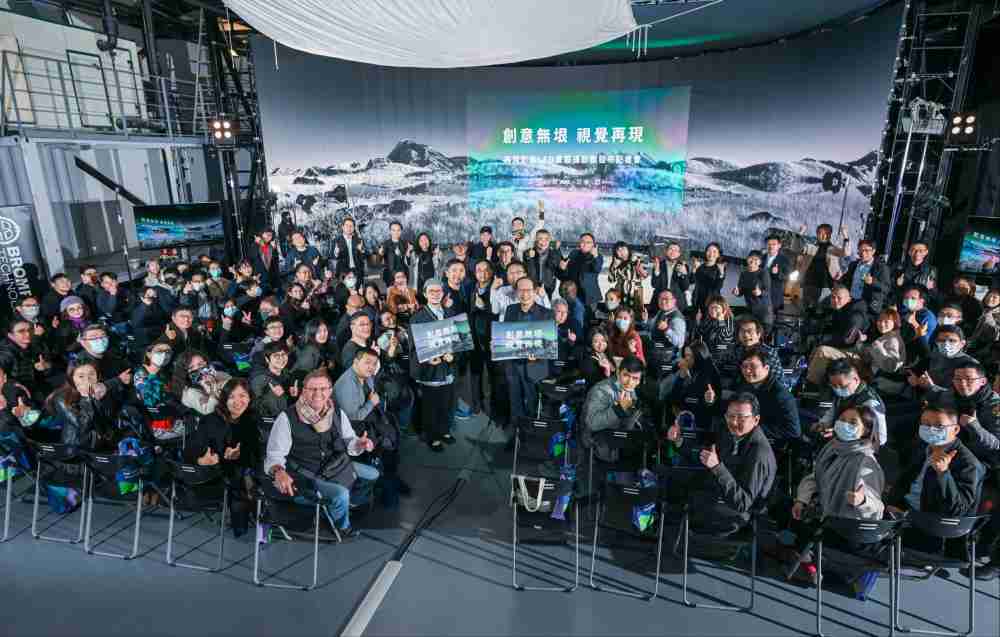 再现影像LED虚拟制作摄影棚整合拍摄场景、、内容制作、、、、技术指导到设备租借一站式服务，，，可望提升LED虚拟制作的影视效能，，，，进而产出更多高质量细致作品