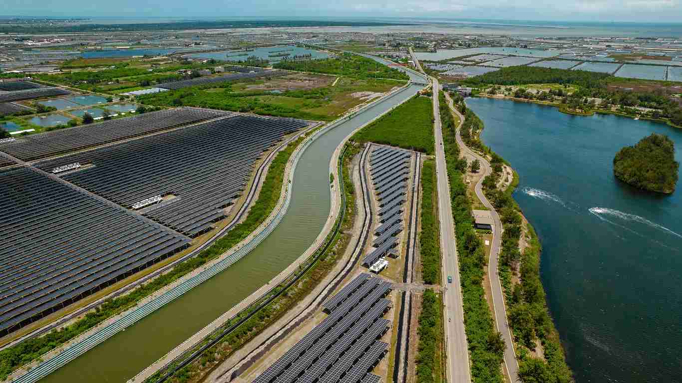 银河集团能源事业提供智慧能源管理、、、太阳能监控管理、、全方位电厂建置及运维解决方案，，，，并拥有管理超过6000案场的经验